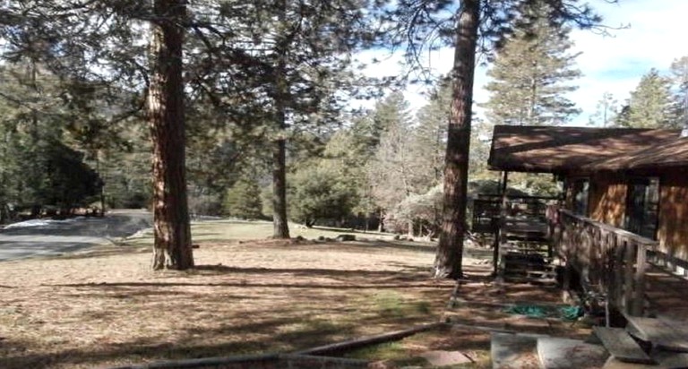 Cabins (Springville, California, United States)