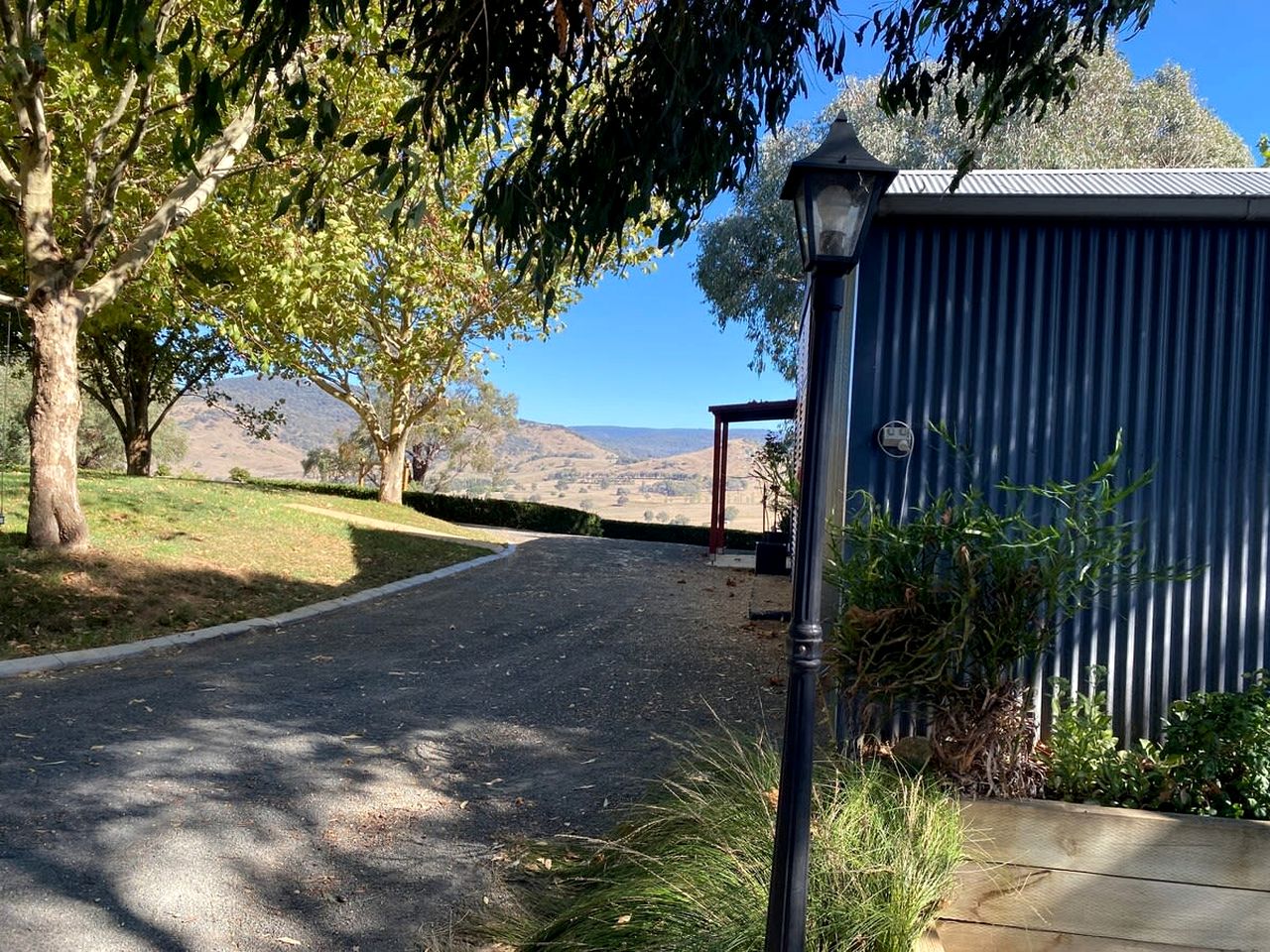 Stunning Tiny House with Fantastic Views in Osbornes Flat, Victoria
