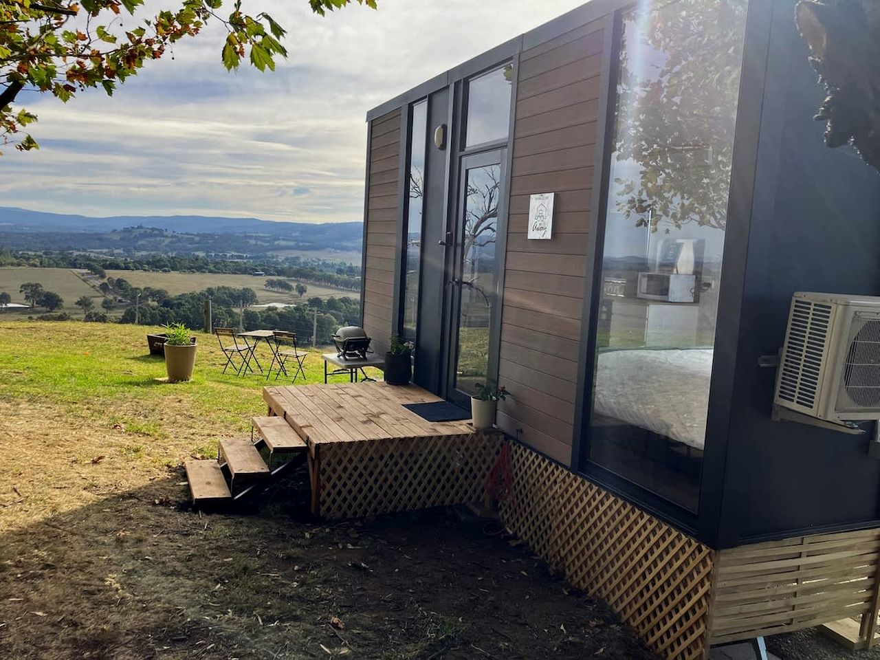 Stunning Tiny House with Fantastic Views in Osbornes Flat, Victoria