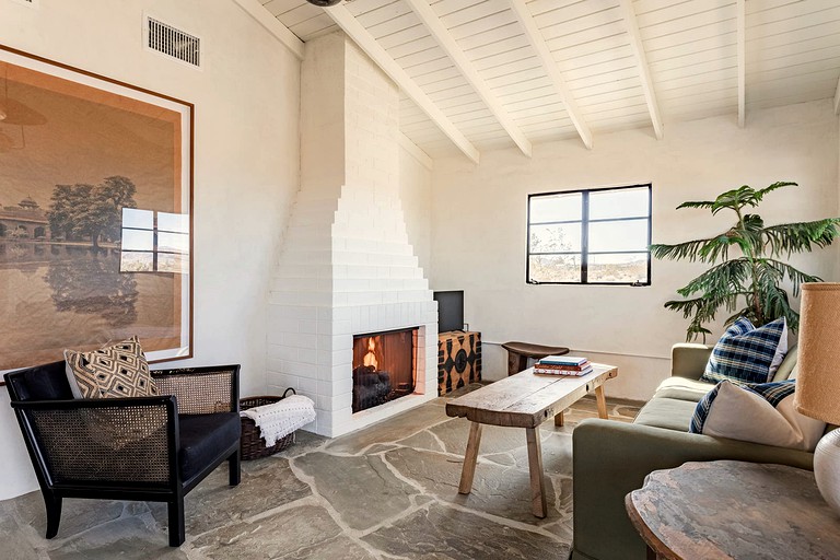 Stunning Cottage with Spa Pool and Fire Pit in Joshua Tree, California