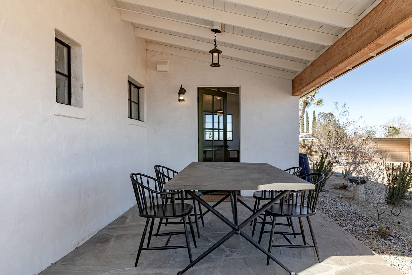 Stunning Cottage with Spa Pool and Fire Pit in Joshua Tree, California