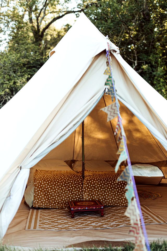 Secluded Luxury Glamping in a Tranquil Meadow Escape in England, United Kingdom