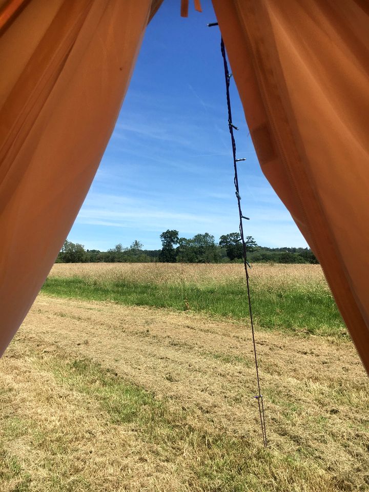 Secluded Luxury Glamping in a Tranquil Meadow Escape in England, United Kingdom