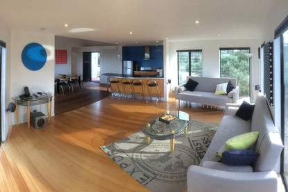 Stunning Getaway with Beach Access in Dolphin Sands, Tasmania photo 5