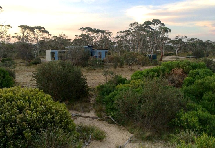 Cottages (Dolphin Sands, Tasmania, Australia)