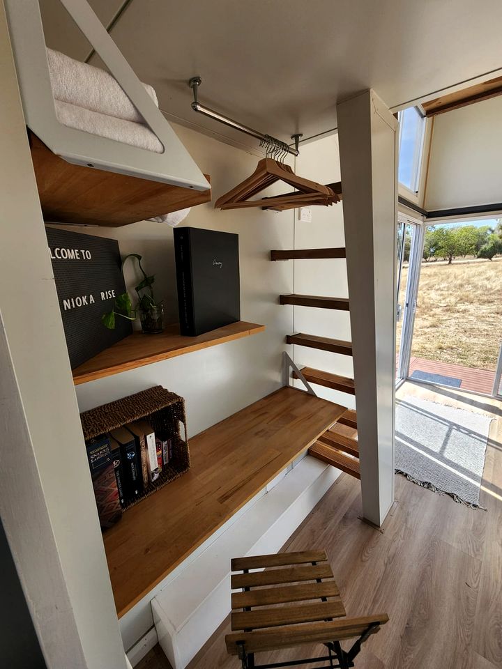 Charming Tiny House Overlooking the Table Top Mountains and Surrounded by Nature in Jindera, New South Wales