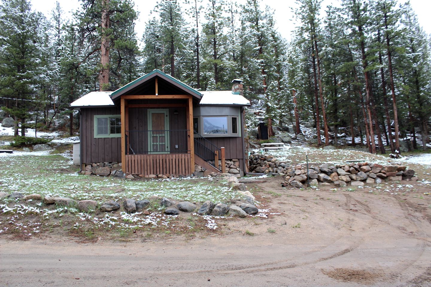 Modern Serene Cabin with Amazing Hiking Trails and Wildlife in Estes Park, Colorado