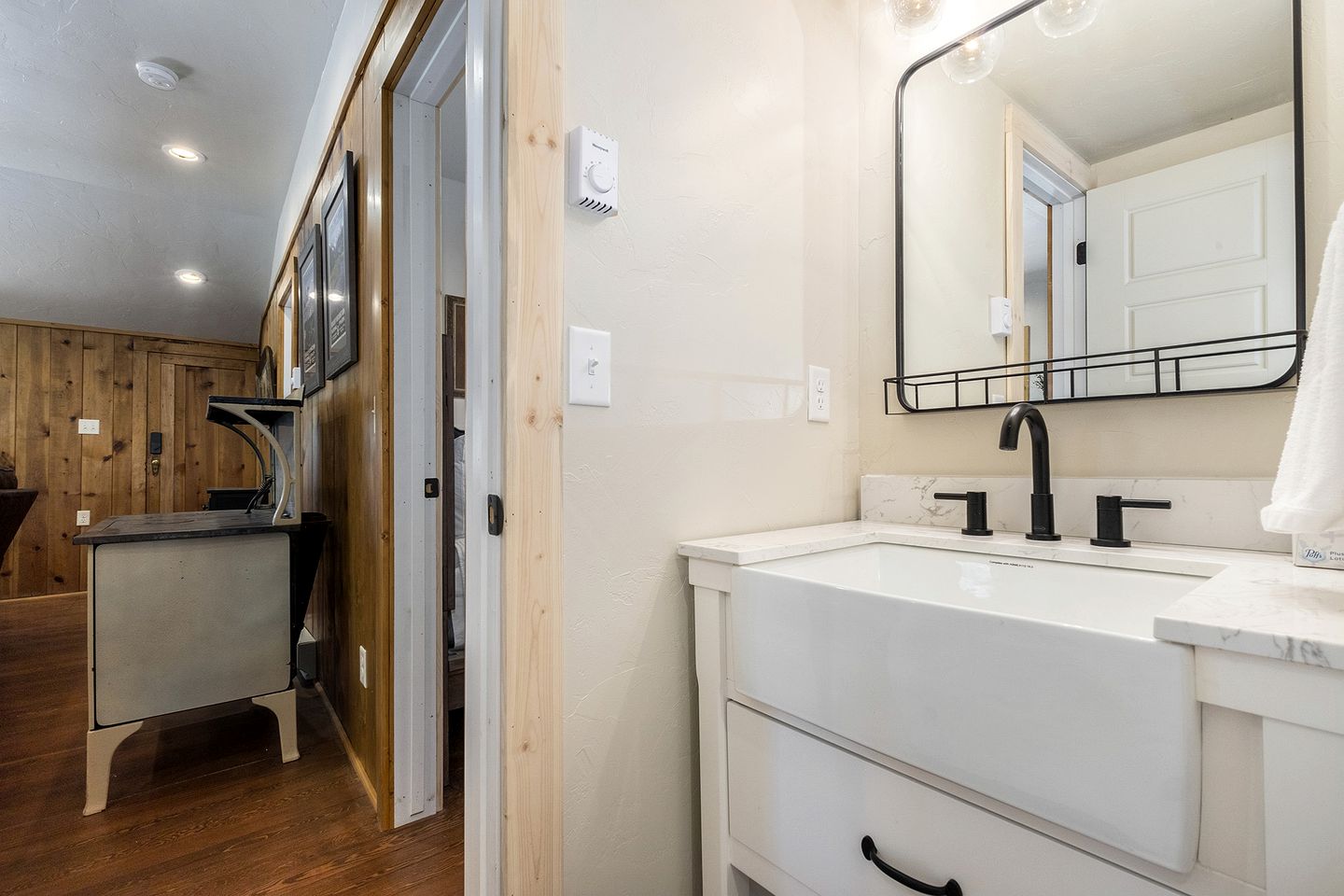 Modern Serene Cabin with Amazing Hiking Trails and Wildlife in Estes Park, Colorado