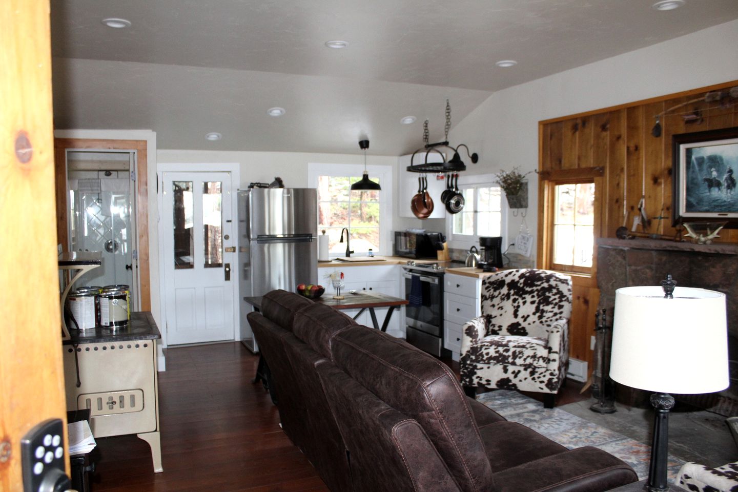 Modern Serene Cabin with Amazing Hiking Trails and Wildlife in Estes Park, Colorado