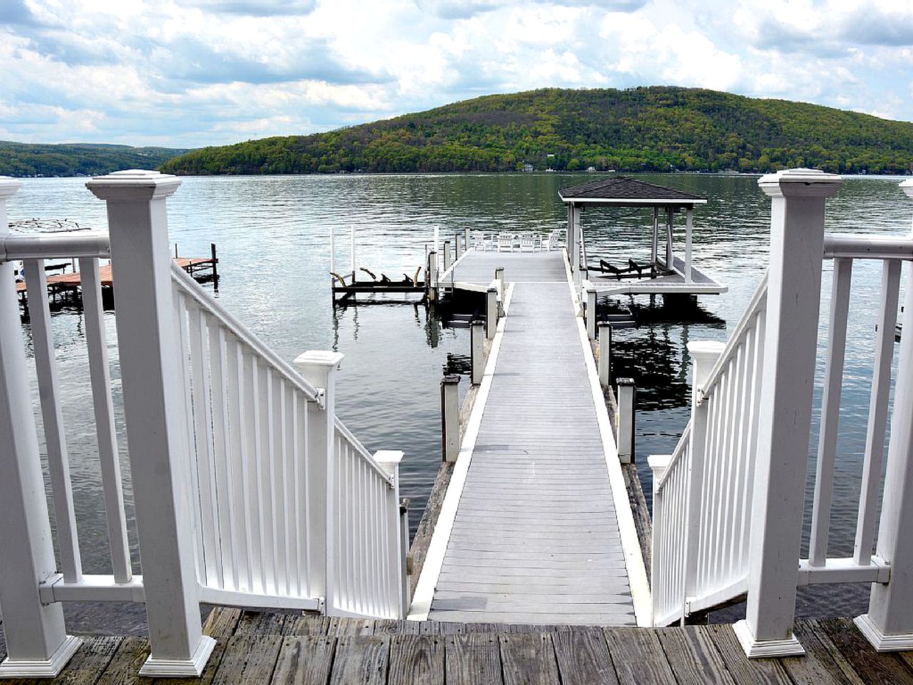 Luxury Cottage Rental with Private Dock on Keuka Lake in Finger Lakes Wine Country