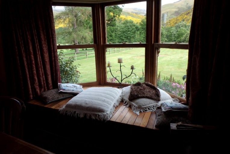 Cottages (Mid Dome, South Island, New Zealand)