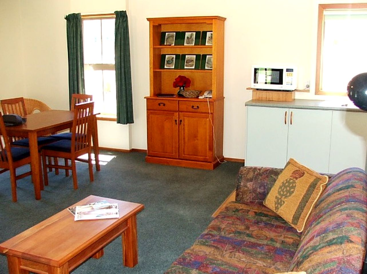 Rural Farm Stay Cottage with Full Kitchen on the South Island of New Zealand