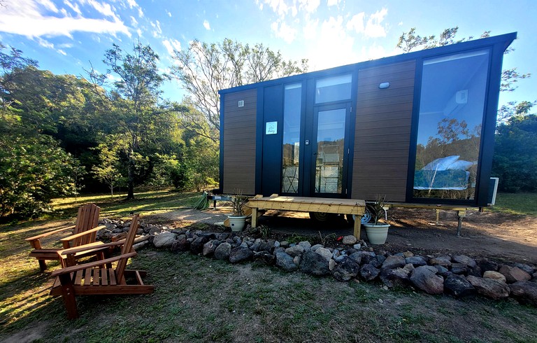 Tiny Glamping in Mount Perry, Ideal to Explore Mount Walsh National Park