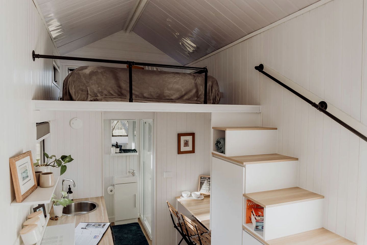 Spectacular Tiny House Loft Near National Parks, Forests and Coast in Queensland, Australia