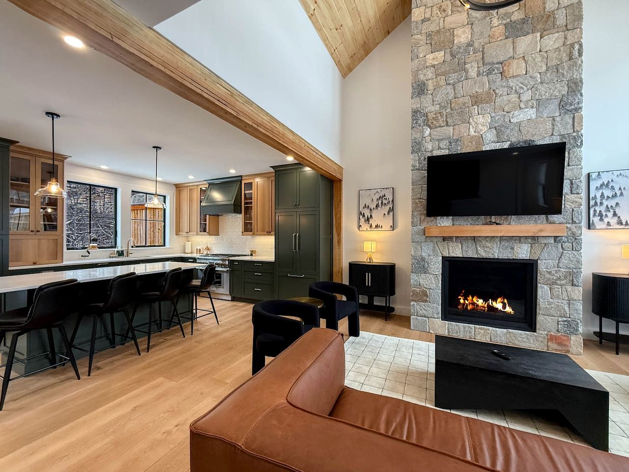 Modern Alpine Retreat with Private Hot Tub and Fireplace in North Conway, New Hampshire