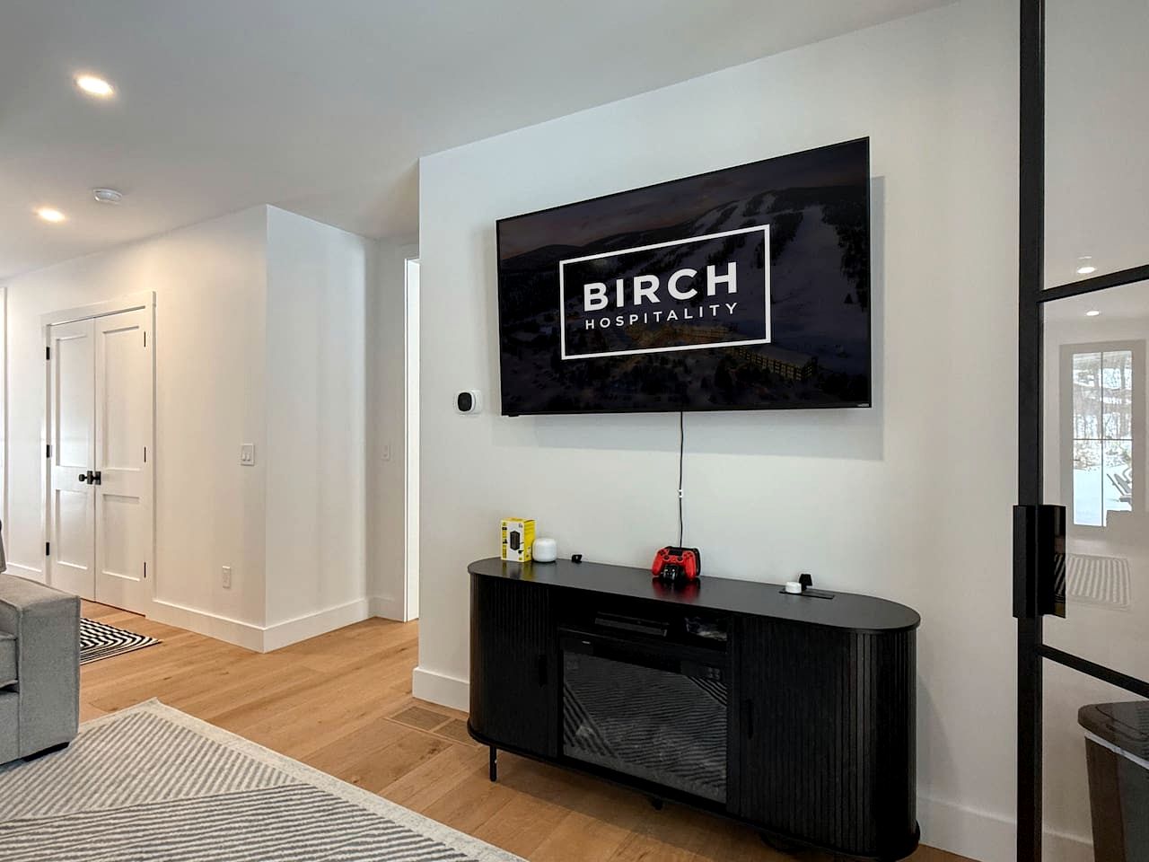 Modern Alpine Retreat with Private Hot Tub and Fireplace in North Conway, New Hampshire