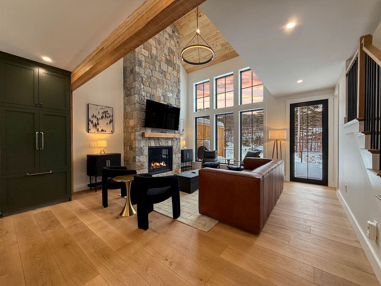 Modern Alpine Retreat with Private Hot Tub and Fireplace in North Conway, New Hampshire