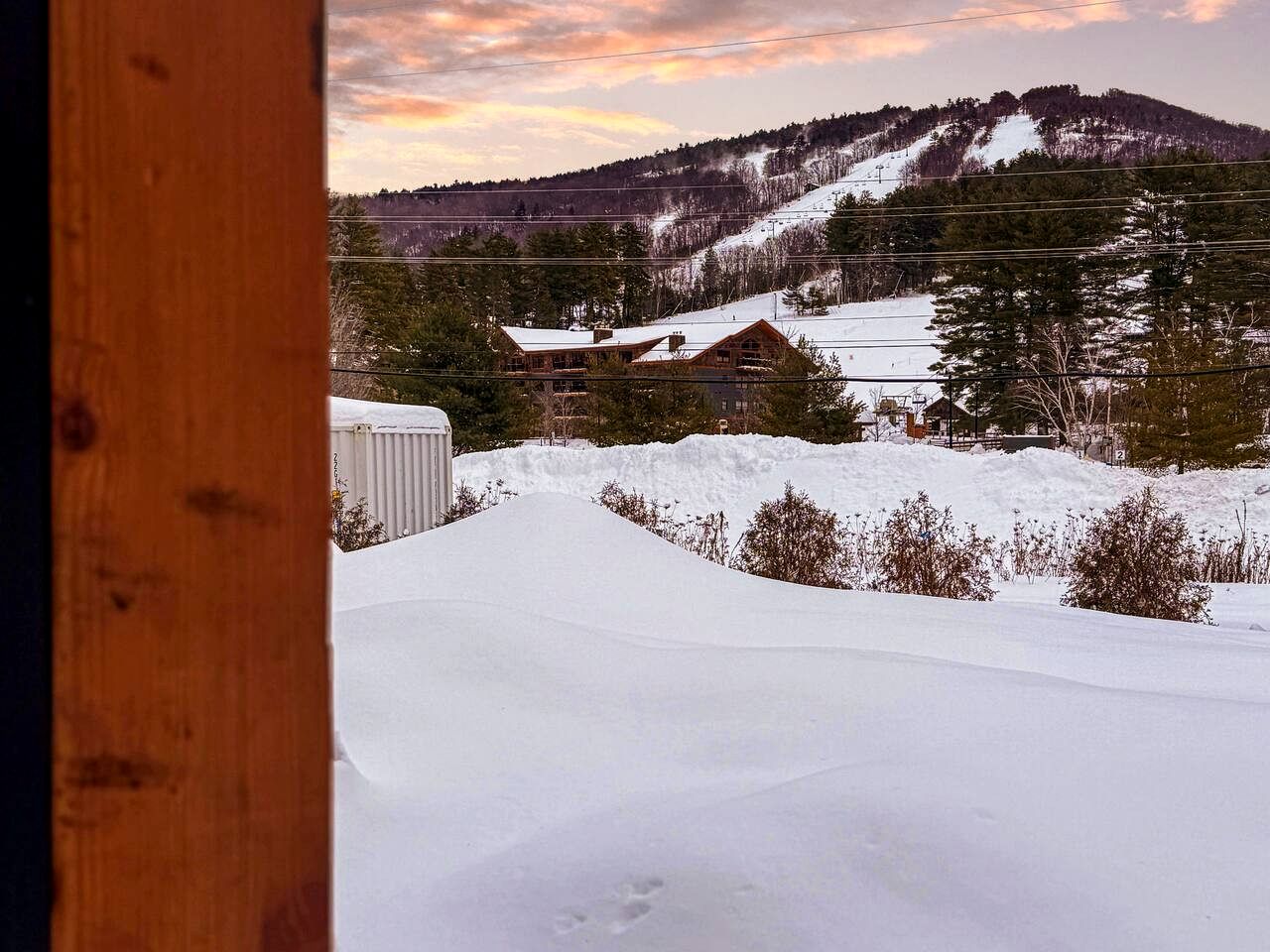 Modern Alpine Retreat with Private Hot Tub and Fireplace in North Conway, New Hampshire