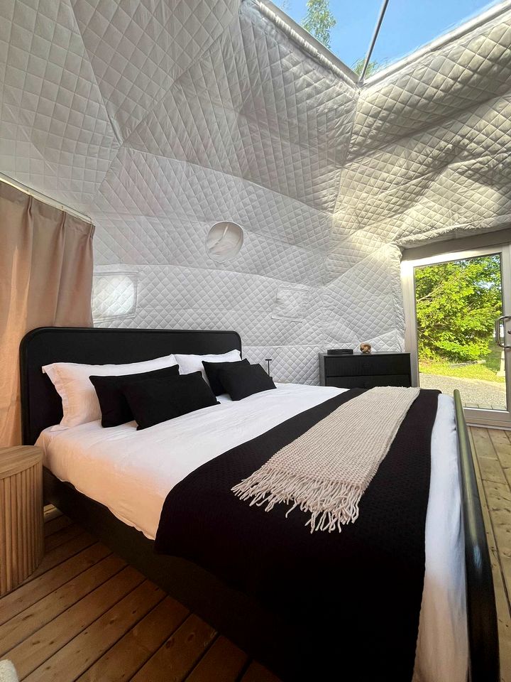 Nordic Luxe Geodome Retreat with Skylight & Forest Views near Tobermory, Ontario