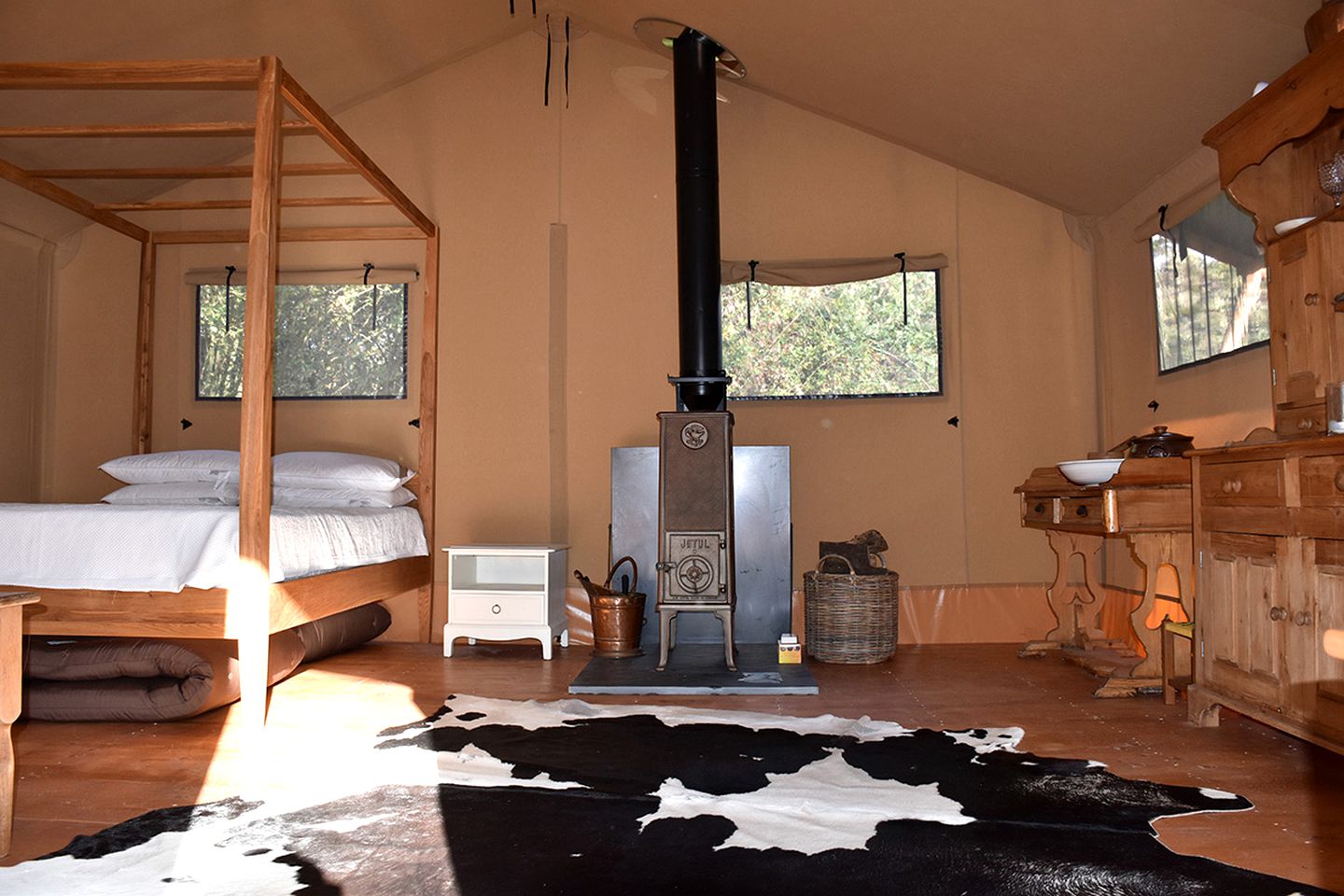 Spacious Safari Tent for a Glamping Experience near the Beach in Norfolk, England