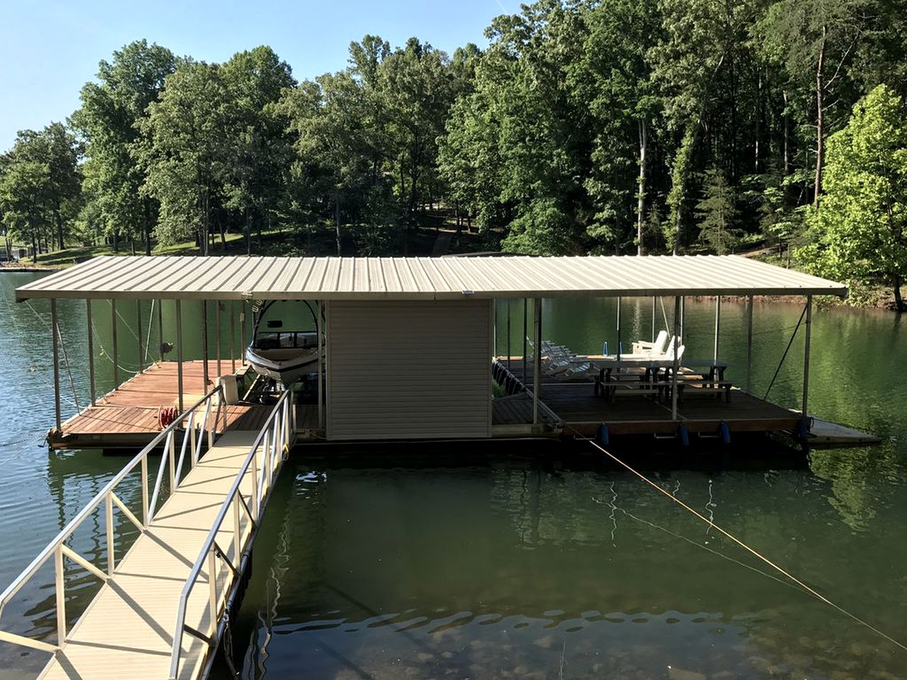 Spacious Cabin on Lake Norris in Lafollette, Tennessee