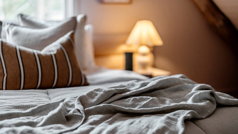 Cabins (Australia, Macedon, Victoria)