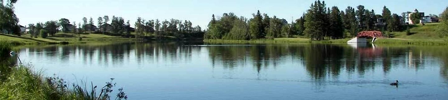 Charming Loft Rooms with Fireplace at Cochrane, Ontario