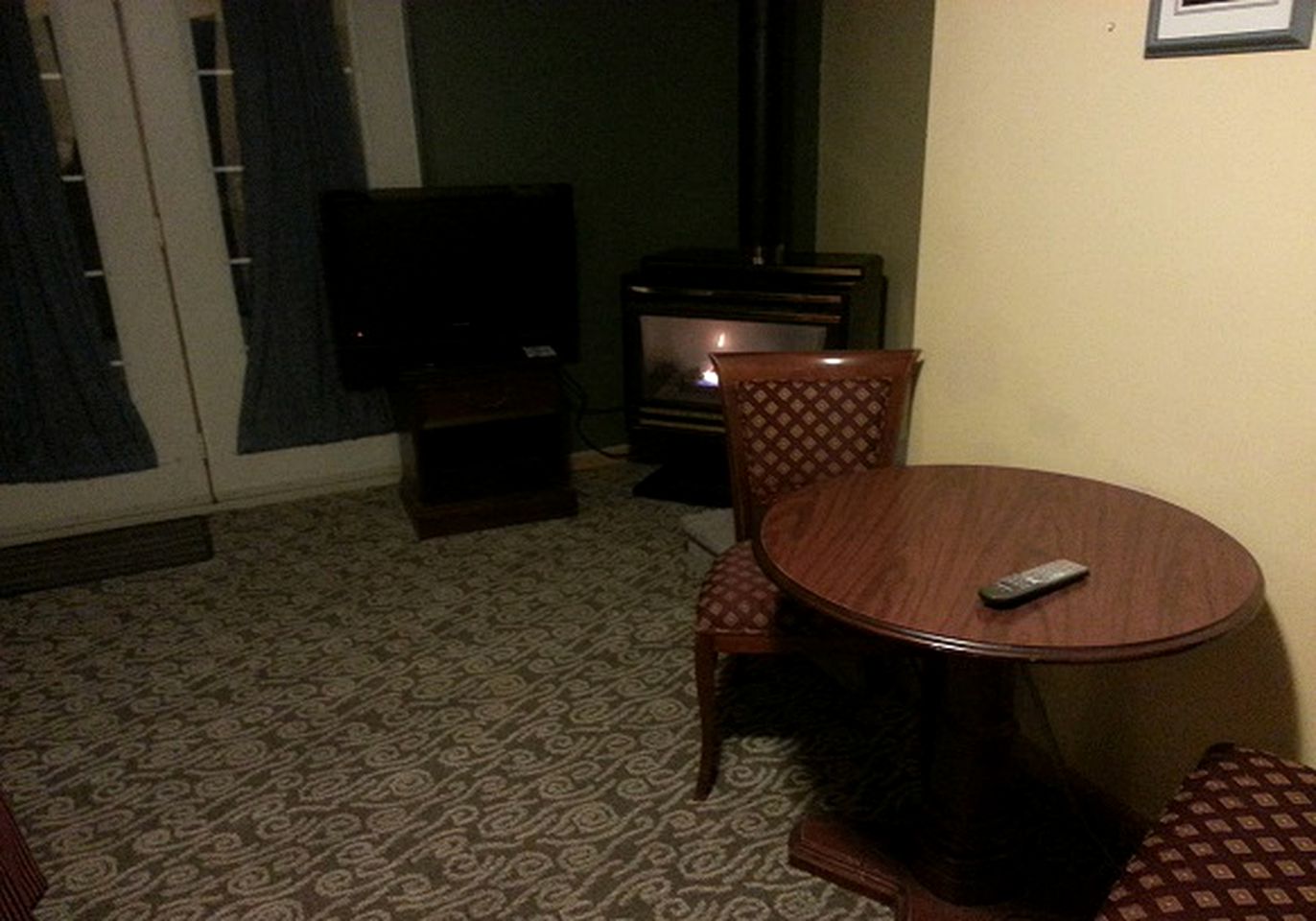 Family-Friendly Deluxe Suite Rental in Lodge in Cochrane, Ontario