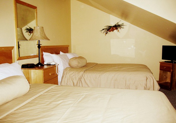 Nature Lodges (Coachrane, Ontario, Canada)