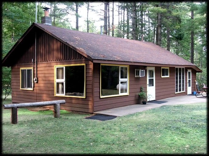 Cabins (Eagle River, Wisconsin, United States)