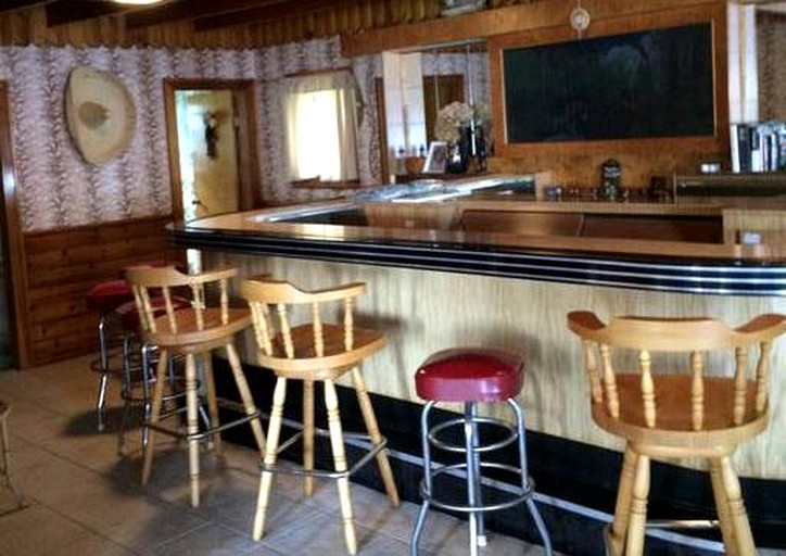 Cabins (Summit Lake, Wisconsin, United States)