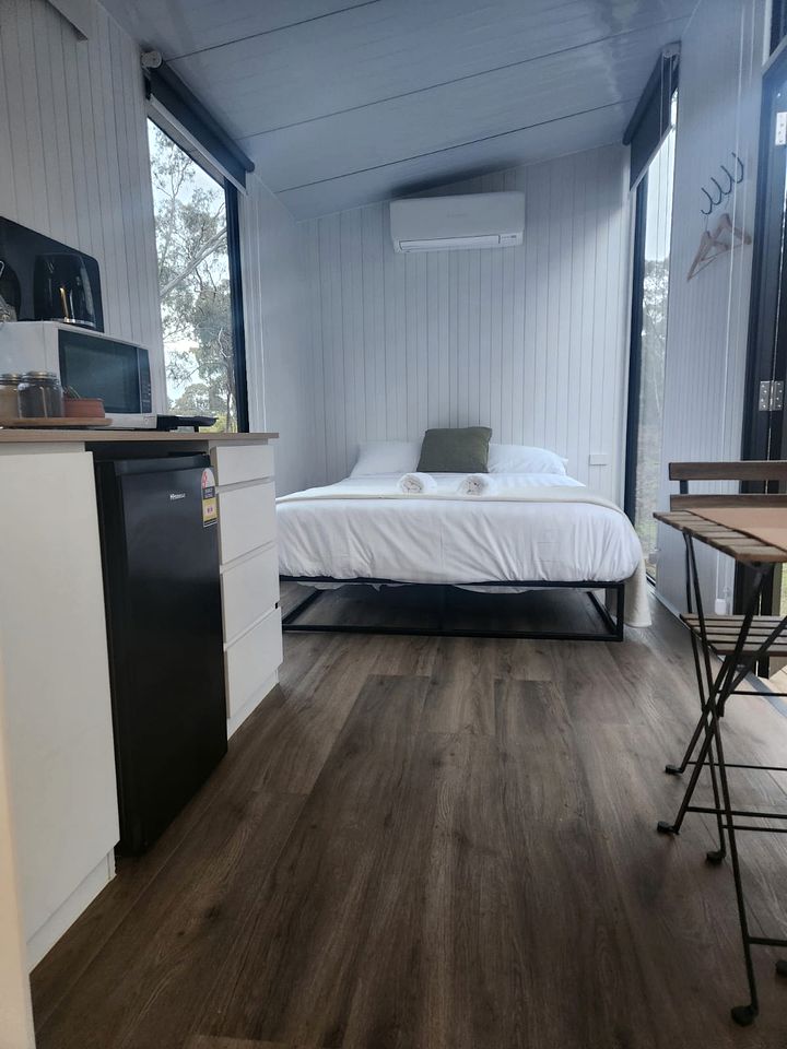 Cozy Tiny House with Barbecue, Firepit and River Views in Victoria, Australia