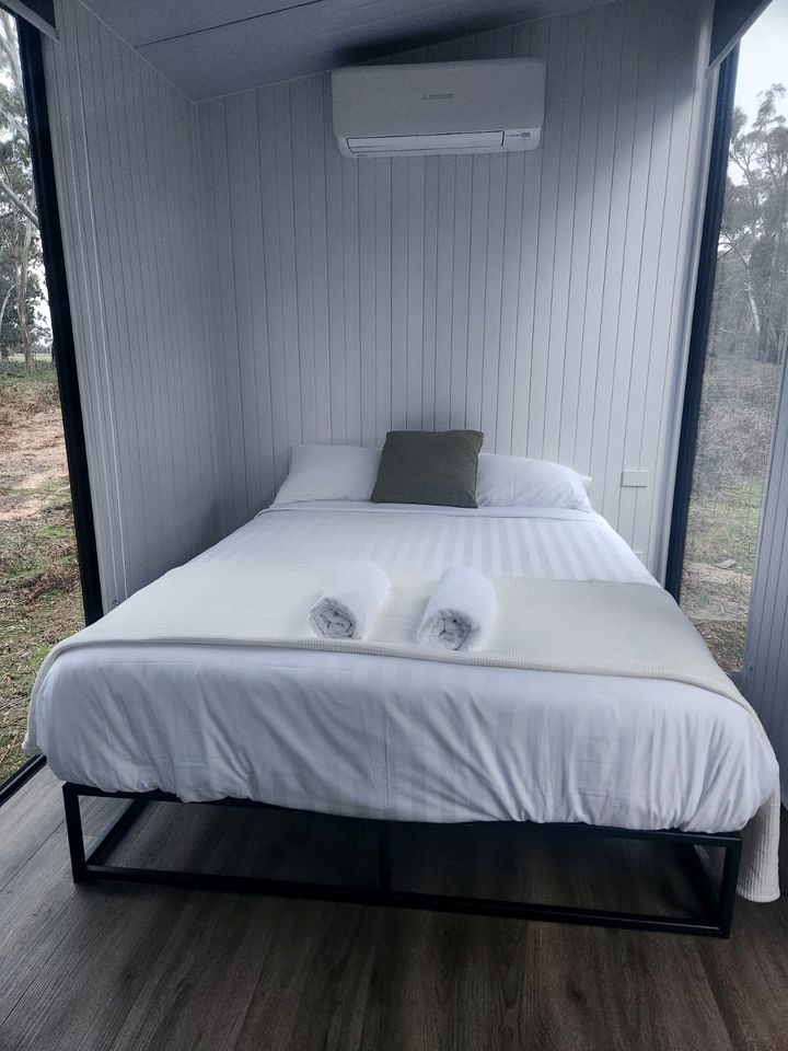 Cozy Tiny House with Barbecue, Firepit and River Views in Victoria, Australia