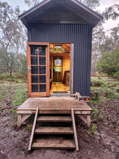 Beautiful Tiny House with Fire Pit in Dadswells Bridge, Victoria