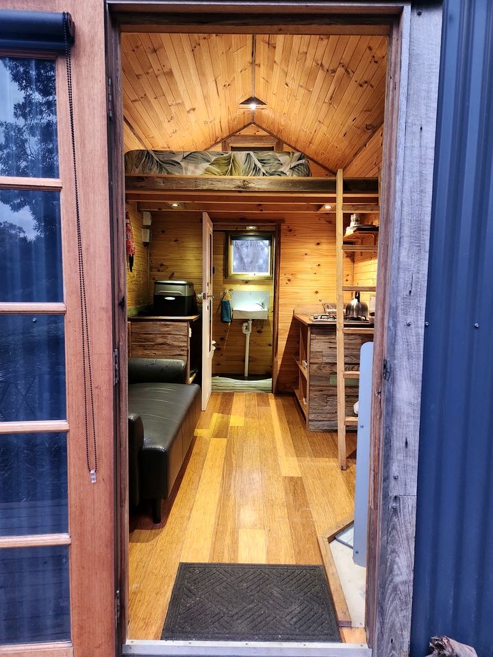 Beautiful Tiny House with Fire Pit in Dadswells Bridge, Victoria