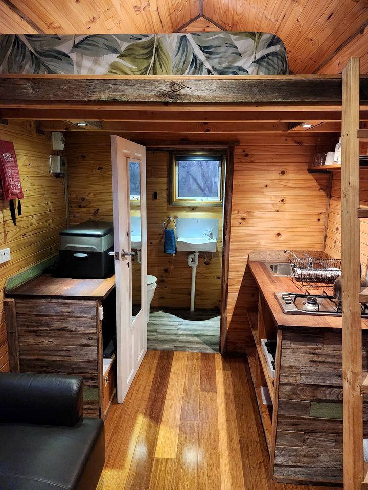 Beautiful Tiny House with Fire Pit in Dadswells Bridge, Victoria
