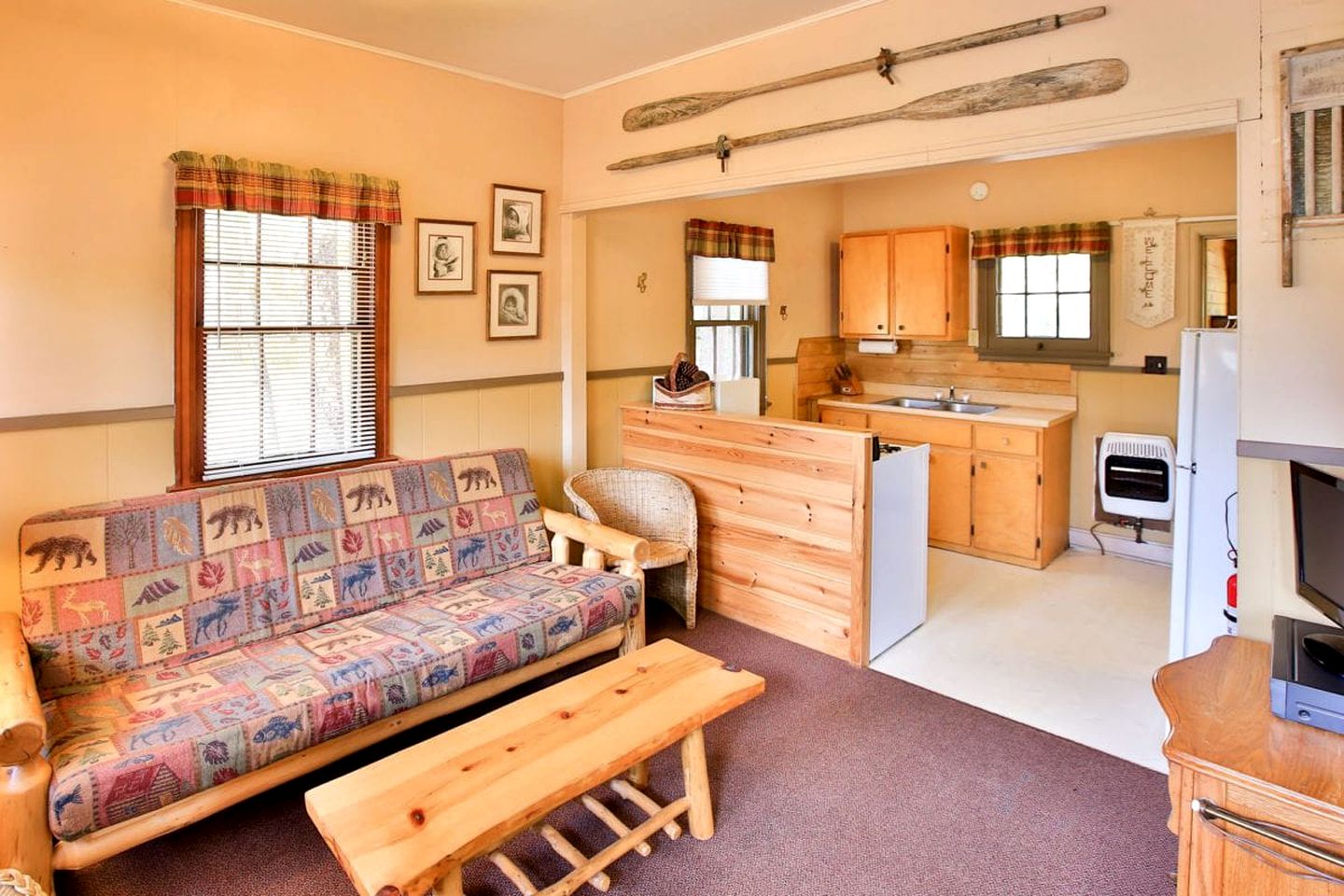 Inviting Log Cabin for a Tranquil Getaway in Voyageurs National Park, Minnesota