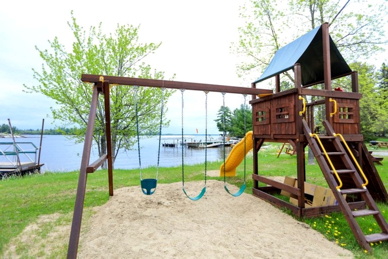 Cabins (Kabetogama, Minnesota, United States)