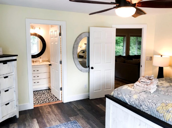 Cabins (Fort Ann, New York, United States)