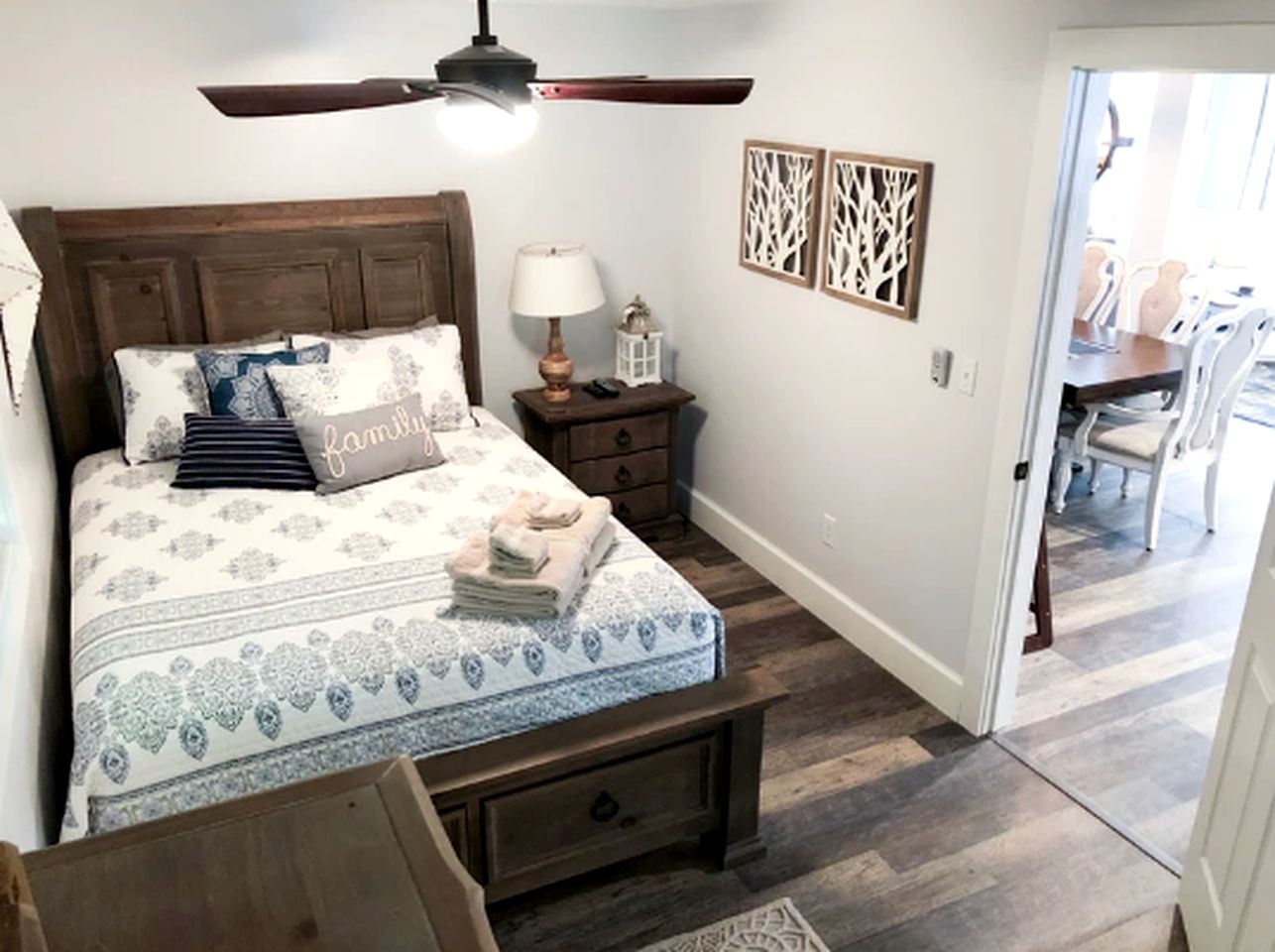 Luxurious Waterfront Cabin for a Group Getaway in Fort Ann, New York