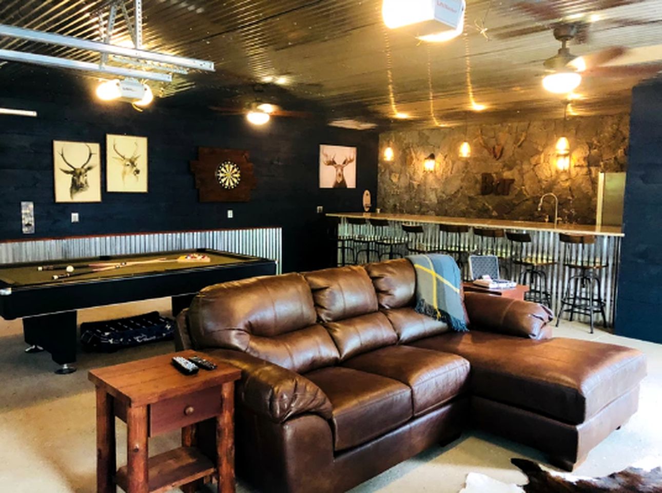 Luxurious Waterfront Cabin for a Group Getaway in Fort Ann, New York