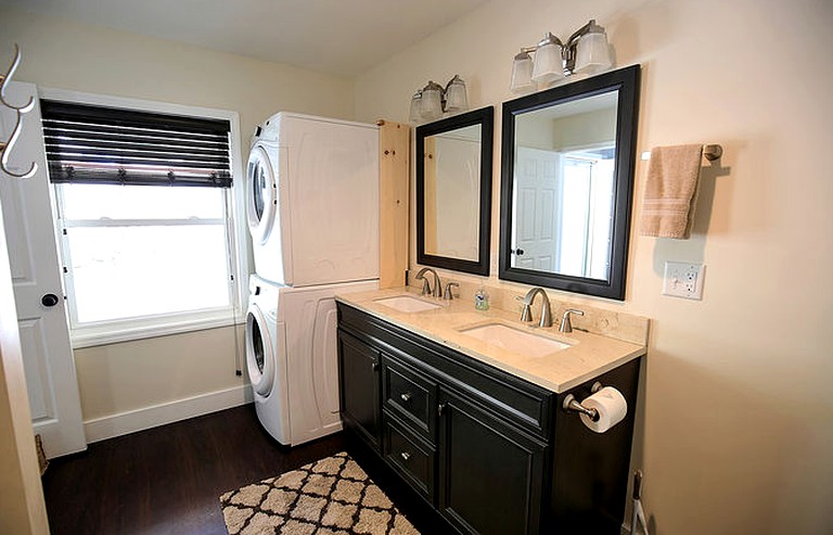 Cottages (Fort Ann, New York, United States)