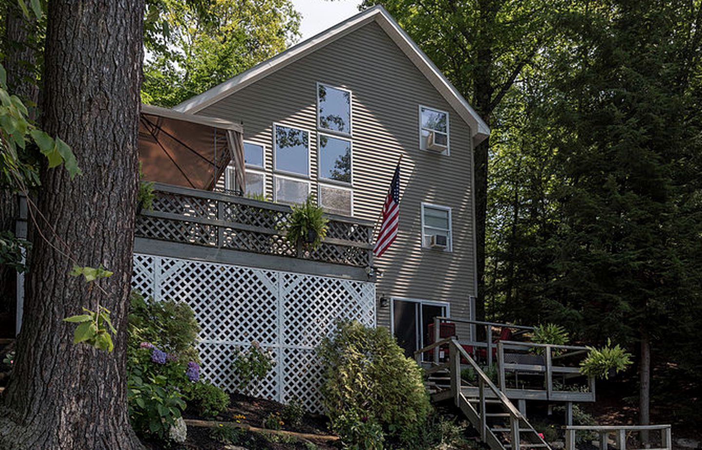 Secluded Cabin with Waterfront Views on Hadlock Pond in Fort Ann, New York