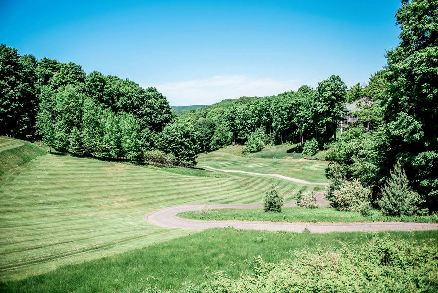 Incredible Cottage with Private Beach and Indoor and Outdoor Swimming Pool in Bellaire, Michigan