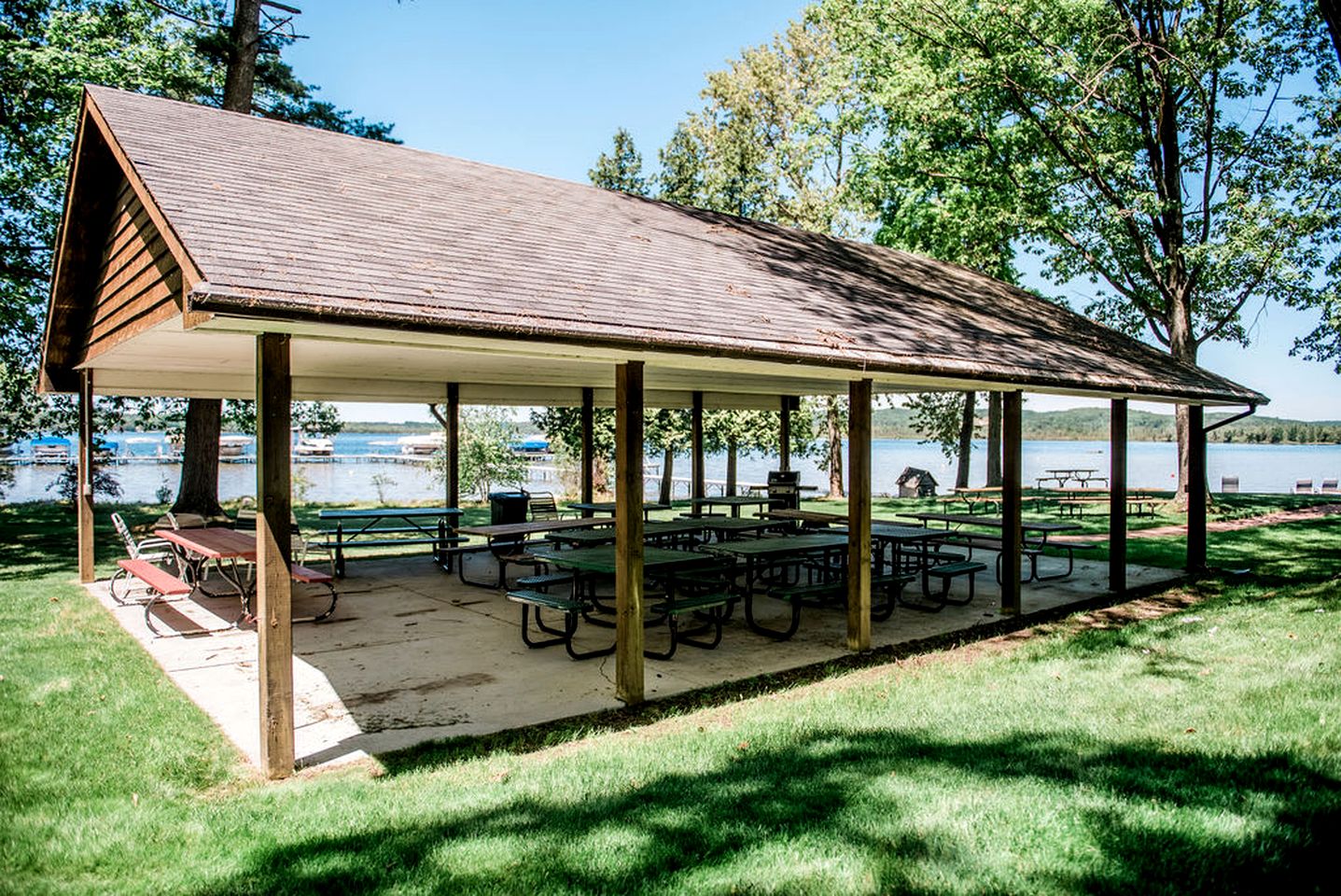 Incredible Cottage with Private Beach and Indoor and Outdoor Swimming Pool in Bellaire, Michigan