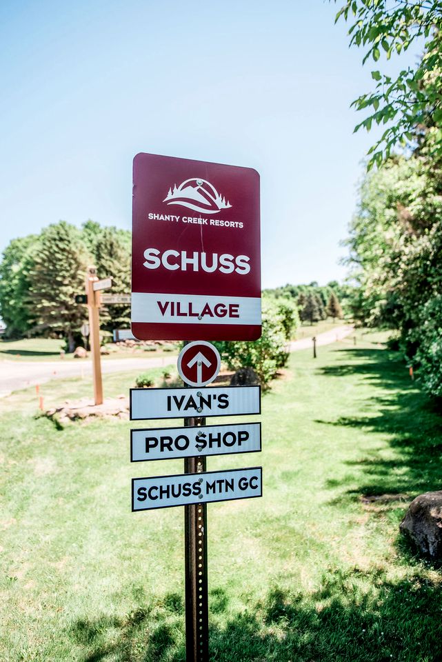 Incredible Cottage with Private Beach and Indoor and Outdoor Swimming Pool in Bellaire, Michigan