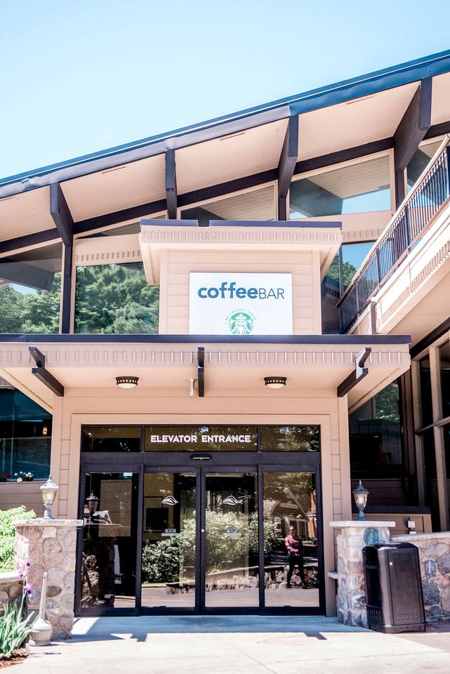 Incredible Cottage with Private Beach and Indoor and Outdoor Swimming Pool in Bellaire, Michigan