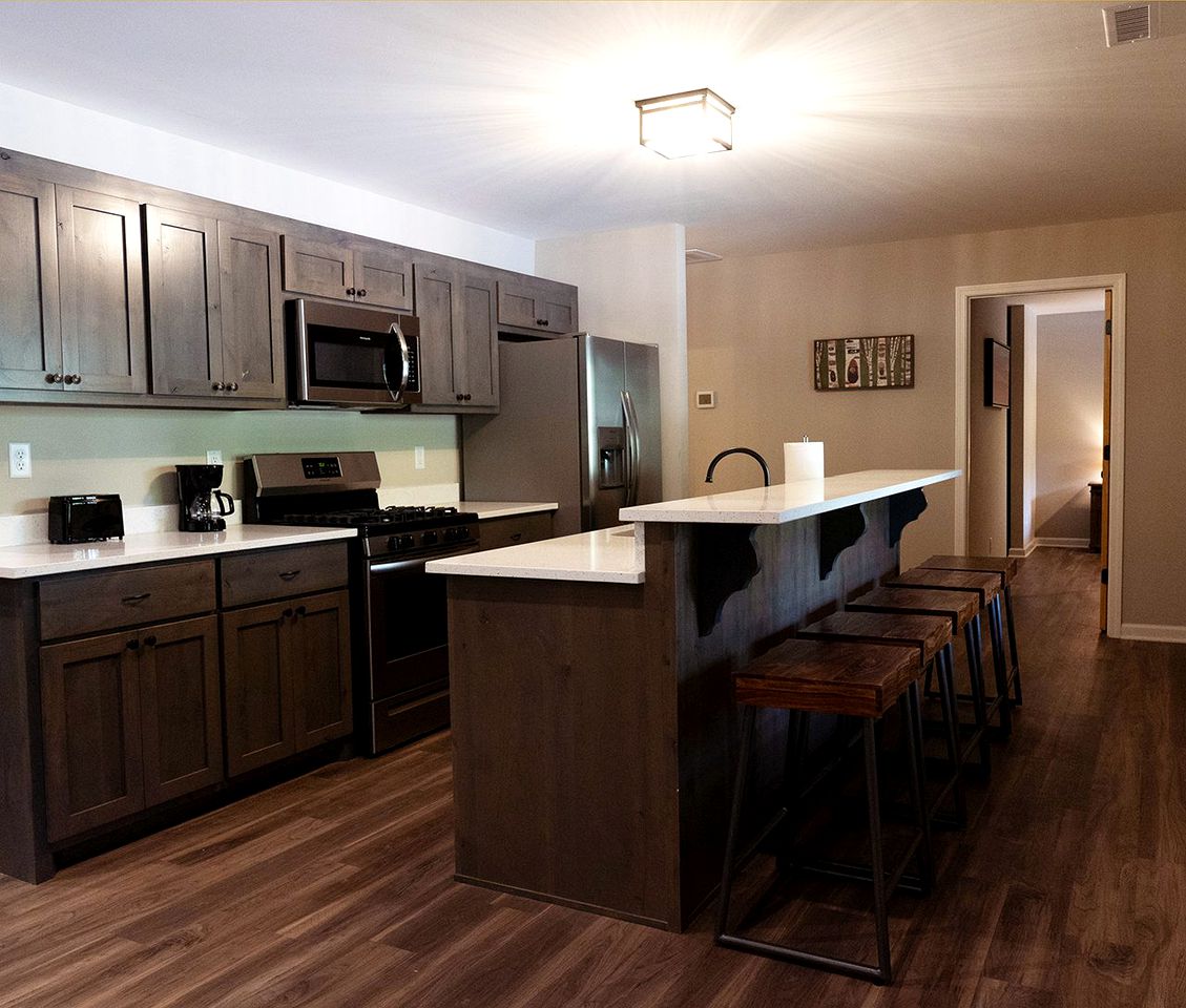 Pet-Friendly Cabin with a Private Hot Tub in Bostic, North Carolina