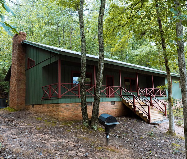 Cabins (Rutherfordton, North Carolina, United States)