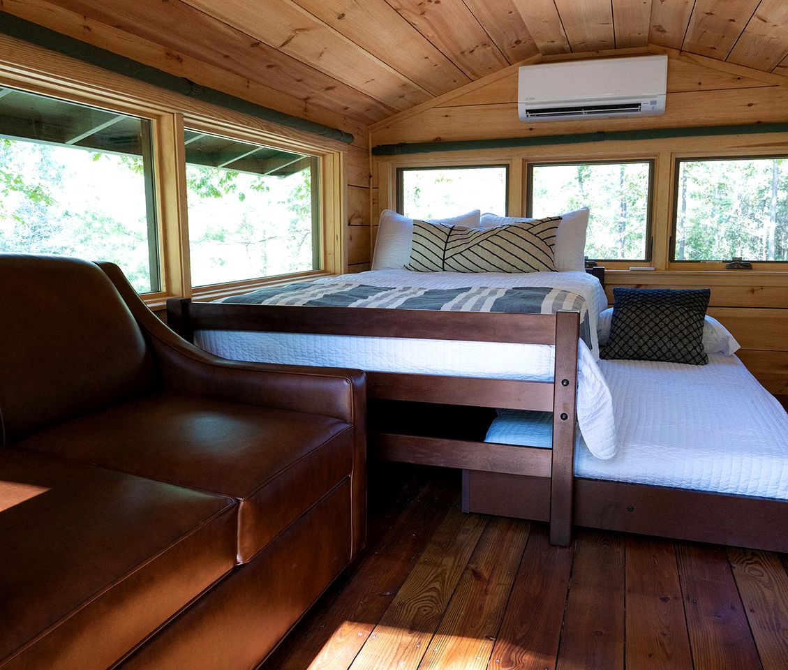 Treetop Cabin for the Ultimate Getaway near Lake Lure in Bostic, North Carolina